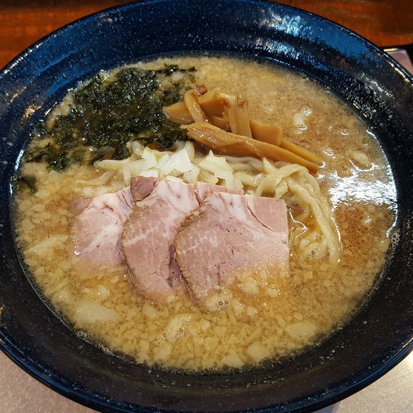 「中華そば ￥750 中盛 無料」@煮干し背脂極太手もみ麺の店 一本勝負の写真