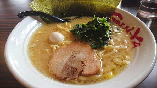「醤油豚骨ラーメン」@横浜家系ラーメン 吟家 白井店の写真