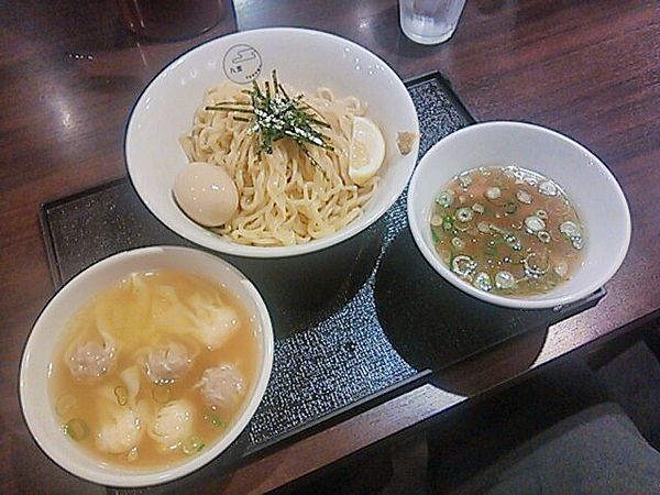 「つけそば（白だし）（特製ワンタン付き）＋味玉」@八雲の写真