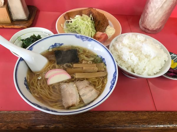 「中華そばAセット（昼限定メニュー）650円」@とみくらの写真