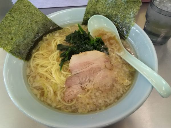 「ラーメン麺固め油多め350円（金曜のみ祝日以外）」@ラーメンショップ 野田店の写真