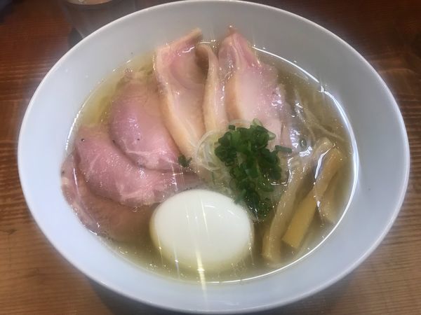 「しお全部のせ」@町田汁場 しおらーめん 進化の写真