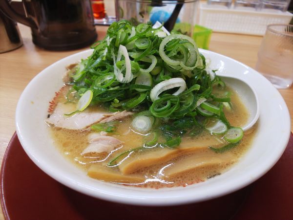 「ラーメン(小＆無料券で餃子）」@ラーメン 横綱 港店の写真