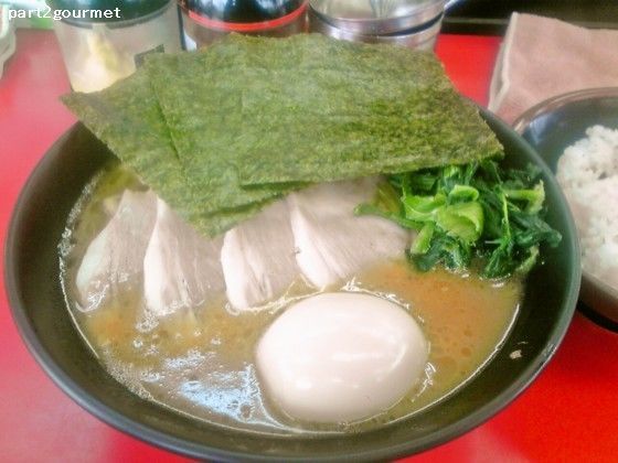 「半熟味玉チャーシューメン (950円) + ライス無料」@武蔵家直系 ぼうそう家の写真