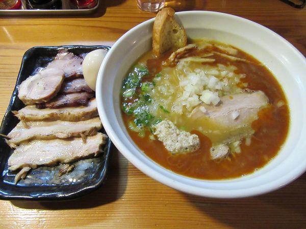 「鶏そば海老風味（８００円）＋チャーシュー」@はりけんラーメン 南店の写真