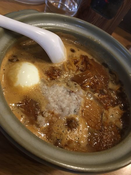 「土鍋ラーメン(麺半分ネギ抜き)」@韃靼ラーメン 一秀の写真