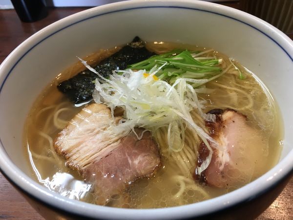 「ゆず香る白醤油らーめん」@麺処 びぎ屋の写真