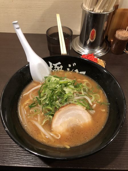 「豚骨醤油太麺」@新和歌山らーめん 極ジョーの写真