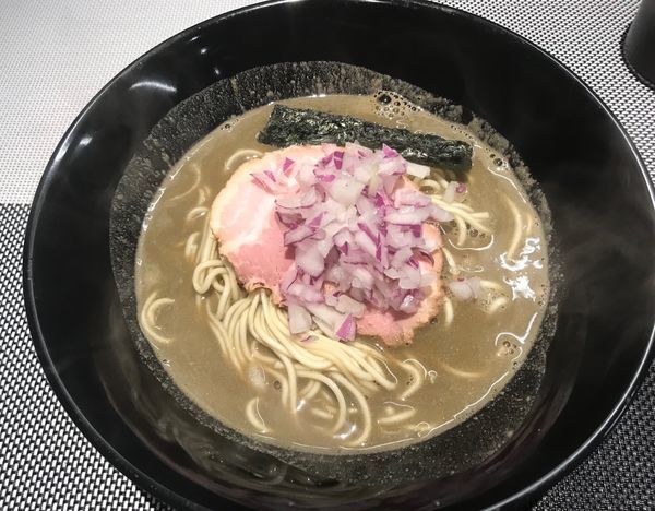 「《限定》濃縮鴨煮干そば」@煮干乱舞の写真