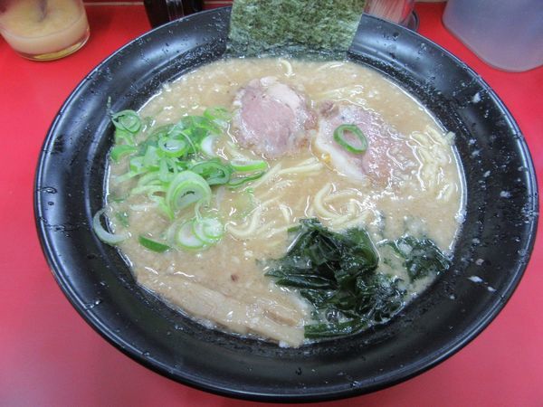 「ラーメン（４９０円）＋中盛１００円」@ラーメン力○の写真