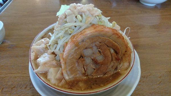 「ミニめんじろ700円+超大型豚150円+生姜50円」@めんじろの写真