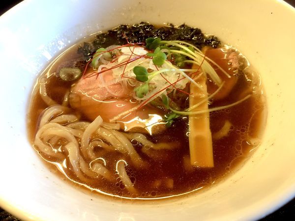 「らぁめん醤油（750円）」@麺処 学の写真