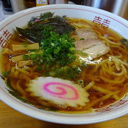 手打ちラーメン700円+大盛100円