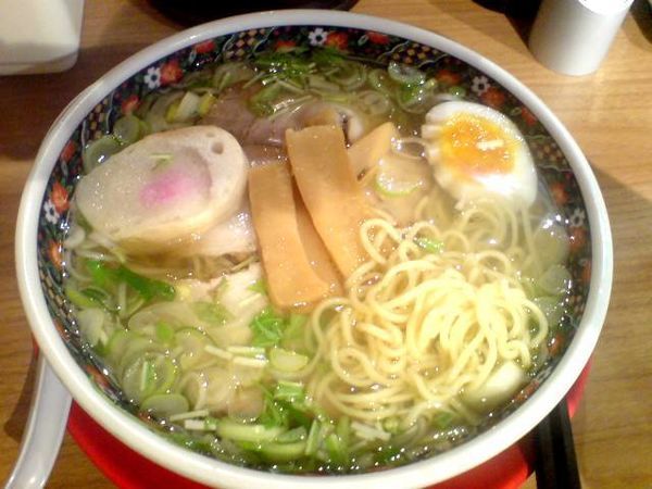 「味彩塩拉麺(850円)」@函館麺厨房あじさい 新千歳空港店の写真