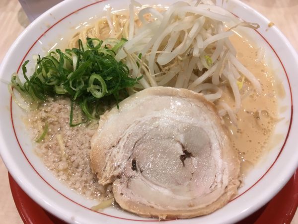 「ラーメン 580円 麺カタアブラマシマシ」@替玉千里眼 志木店の写真