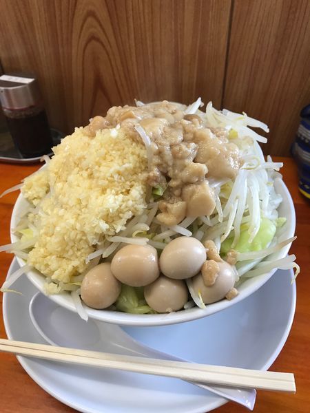 「ラーメン中 野菜増し うずら ニンニク増し」@ラーメン長嶋の写真