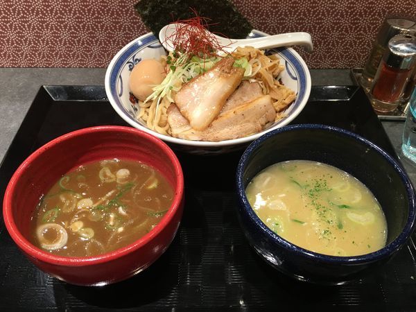 「鶏魚介VS鶏白湯 二種つけ麺 ＋ クーポンメンマ」@つけ麺や 武双の写真