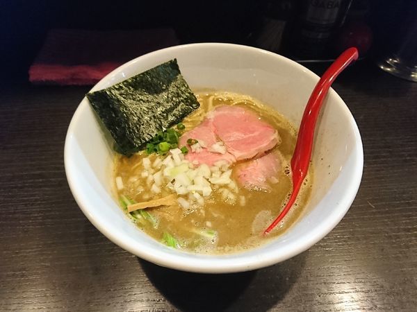 「煮干豚骨ラーメン」@麺処 夏海の写真