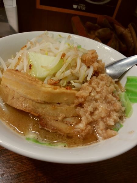 「豚煮干しラーメン(背脂半分)」@つけめんTETSU 千駄木本店の写真