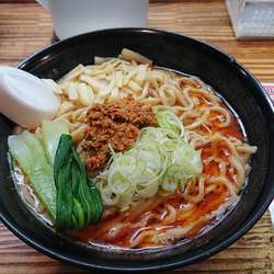 坦々麺(チーズ入り)