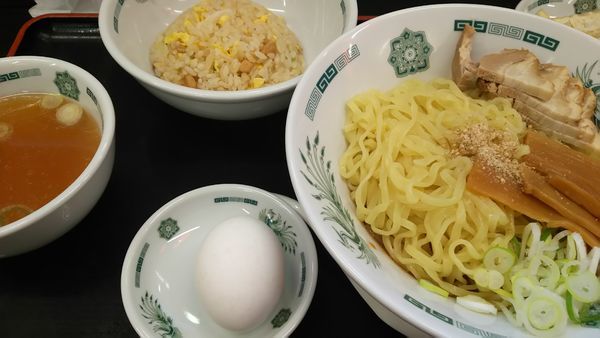 「汁なしラーメン＋半チャーハン＋餃子３個」@日高屋 成増北口店の写真