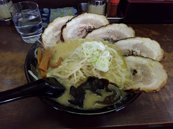 「味噌ラーメン＋ちゃーしゅー」@北海道ラーメン コシ屋 西川口店の写真