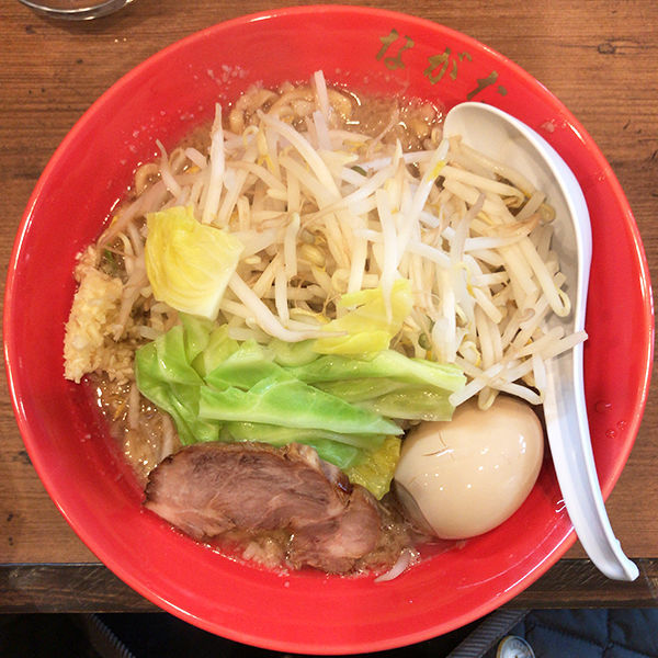 「ガツ盛ながたラーメン＋味玉（クーポン）」@ながたの写真