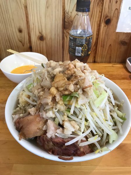 「小ラーメン＋生卵(ニンニク、アブラ)」@らーめん つの旨の写真