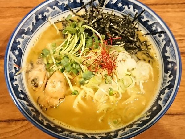 「牡蠣・拉麺」@麺や佐市の写真