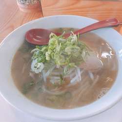 芦屋ラーメンもと醤油 680円