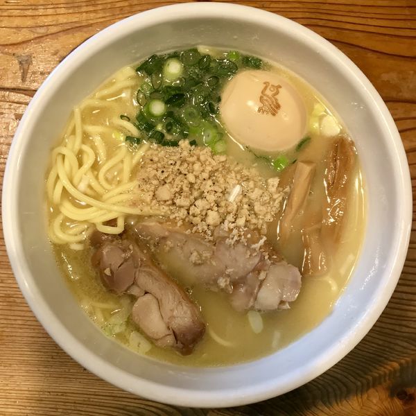 「白鶏らーめん玉子のせ ¥840円」@鶏の穴の写真