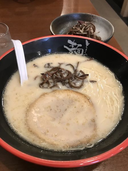 「とんこつラーメン」@麺達 セントレア店の写真