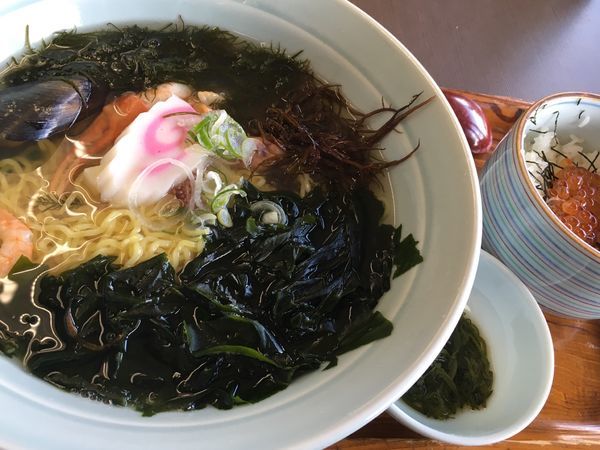 「磯ラーメン&ミニイクラ丼」@さんずろ家の写真