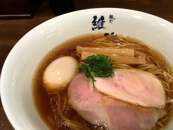 「味玉醤油らぁ麺」@麺や維新の写真