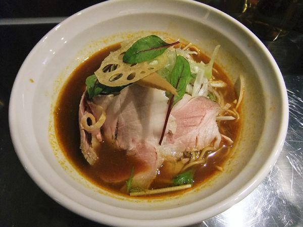「醤油ラーメン（800円）」@牛骨らーめん ぶるずの写真