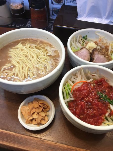 「らーめん スタベジ＋トマベジ＋フライドガーリック」@麺処 一笑の写真