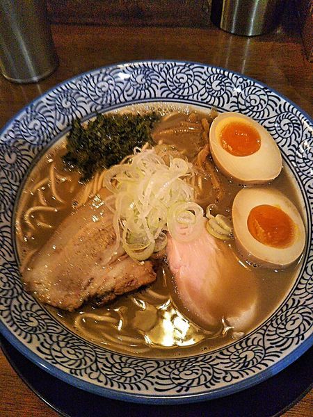 「三倍濃縮 極み煮干しらぁめん 味玉入り950円」@千葉房総 麺のマルタイの写真