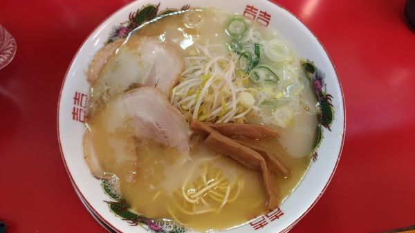 「ラーメン」@ラーメン屋 アジトの写真