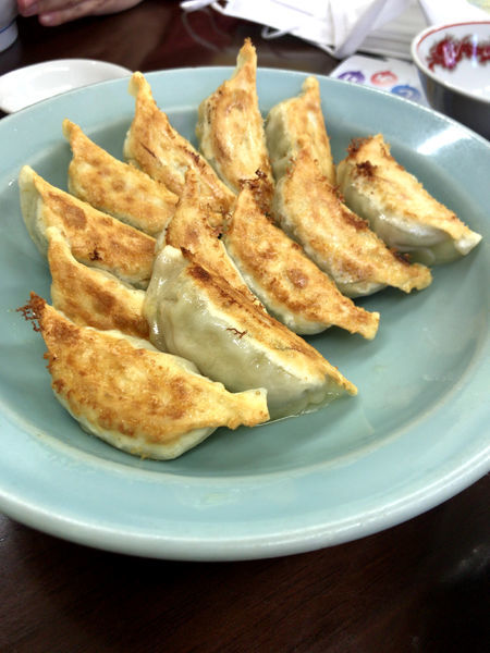 「焼餃子　230円（税別）」@ぎょうざの笑平 睦店の写真