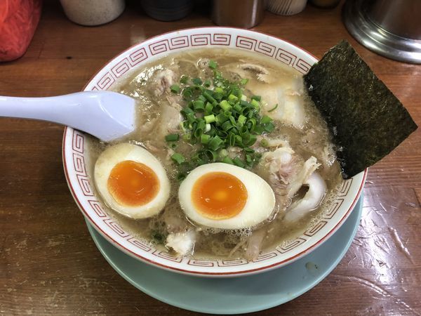「チャーシューメン+煮卵+替え玉」@しぇからしか 東灘店の写真