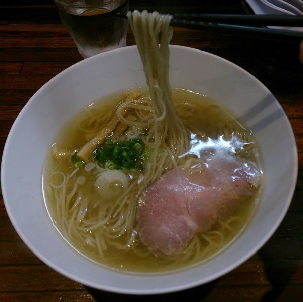 「しおらーめん(750円)」@町田汁場 しおらーめん進化 町田駅前店の写真