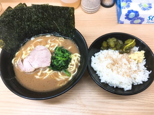 「のり増しラーメン／¥700」@横浜ラーメン 武蔵家 御茶ノ水店の写真