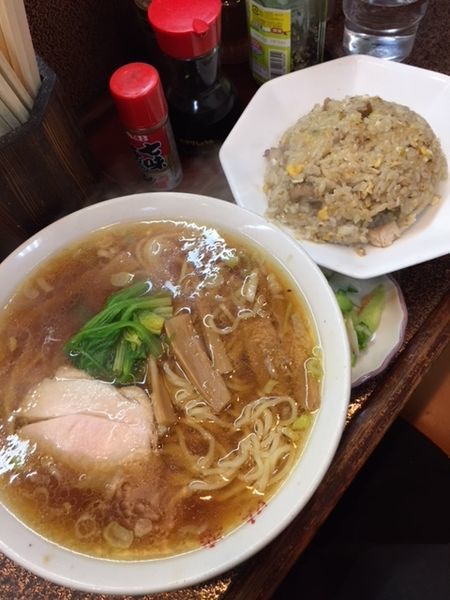 「半炒飯＋ラーメン　800円」@味楽の写真
