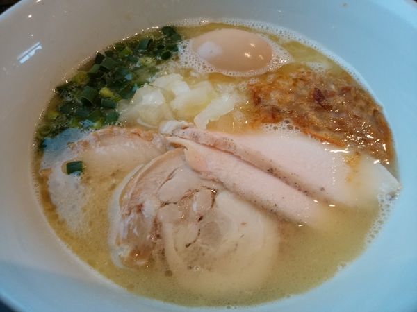 「鶏白湯塩750円+とくのせ200円」@活龍鶏そば専門店 とりだけの写真