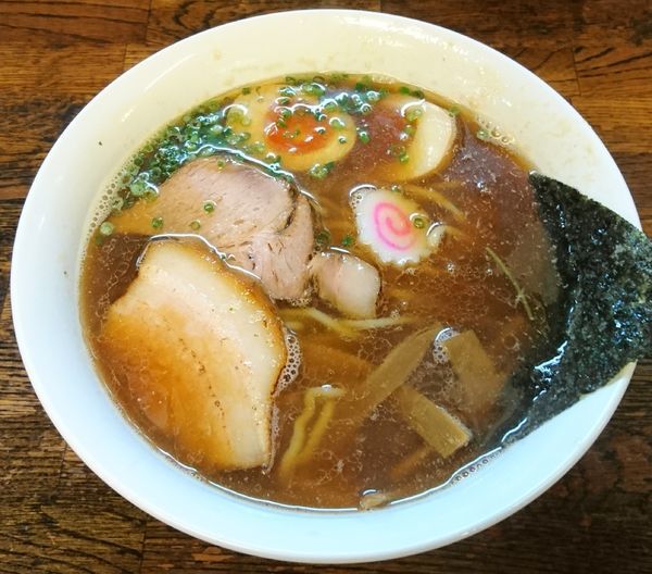 「煮干そば＋味玉」@しあわせ中華そば食堂 にこりの写真