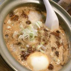 土鍋ラーメン 麺半分ネギ抜き