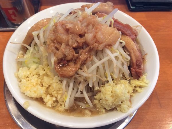 「ラーメン大 豚増し 野菜まし ニンニク」@麺屋穴場の写真