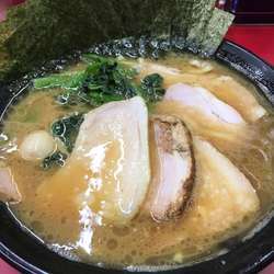 醤油チャーシュー麺