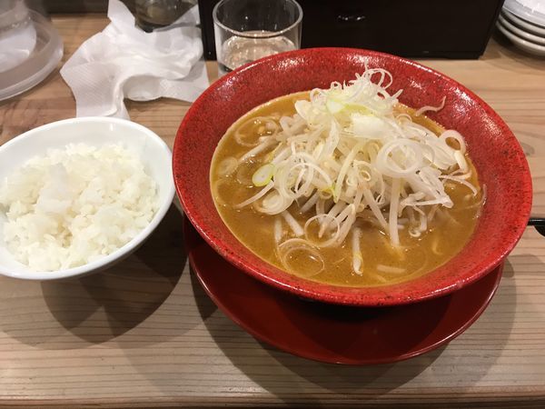 「味噌ラーメンライスセット720円」@札幌ラーメン みそ吟 九之坪店の写真