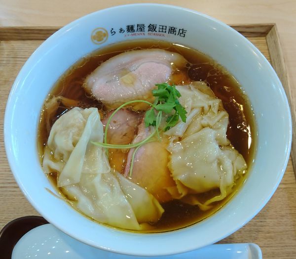 「わんたん入り醤油チャーシュー麺」@飯田商店 湯河原本店の写真